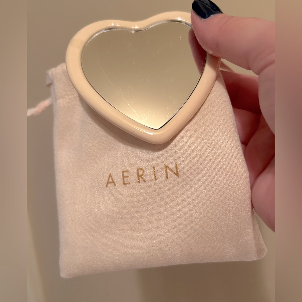 Aerin Heart Shaped Mirror with Cream Velvet Pouch